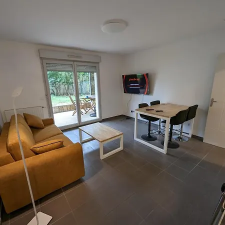 Апартаменты Bel De Standing Rdc, Terrasse, Parking Securise *